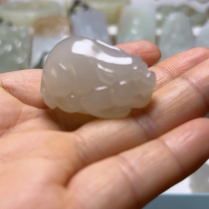 和田玉（糖玉）未镶嵌颈饰