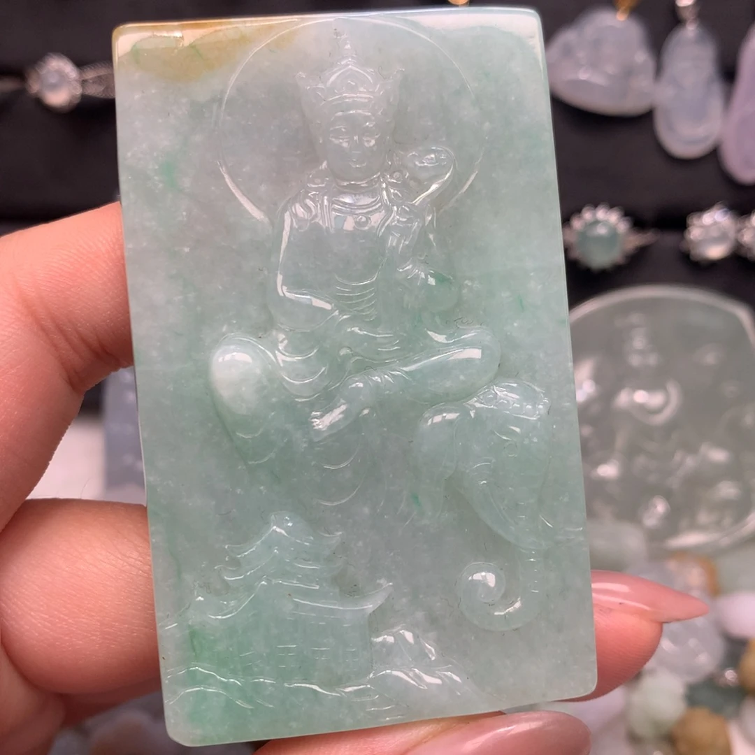 翡翠未镶嵌颈饰玉牌