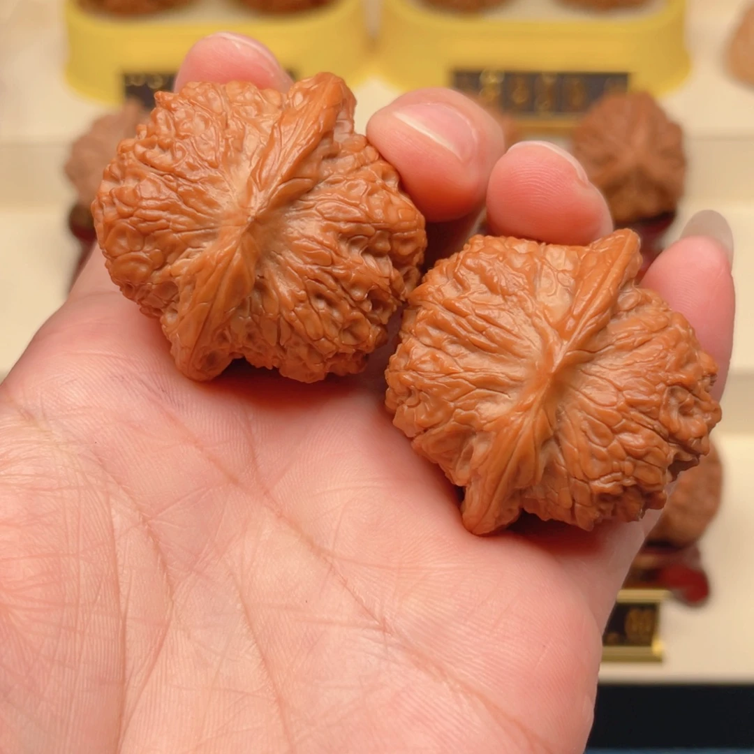 B***缺文玩核桃把件血麒麟40