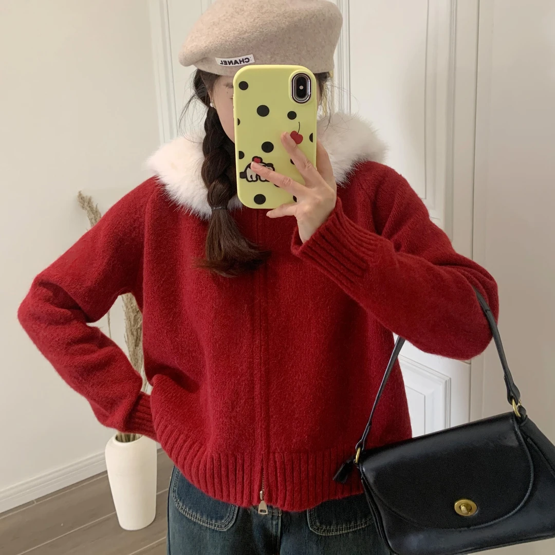 心蓝家 斗篷款可拆卸毛领红色连帽毛衣外套女宽松拉链显高小个子