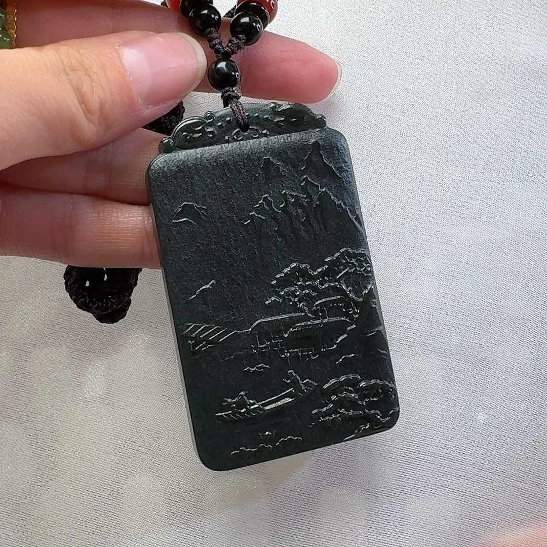 和田玉颈饰未镶嵌黑青山水53g