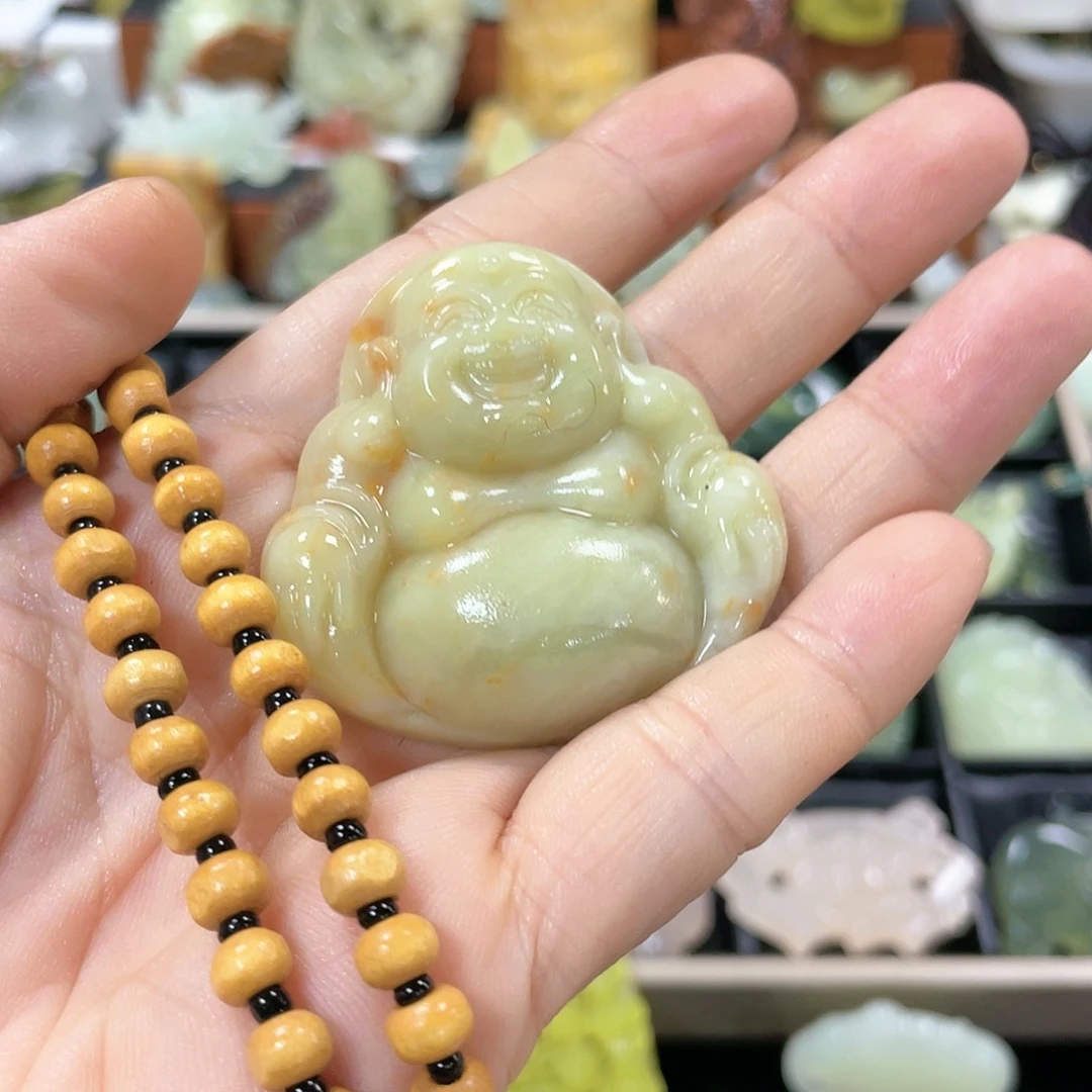 蛇纹石玉颈饰合金