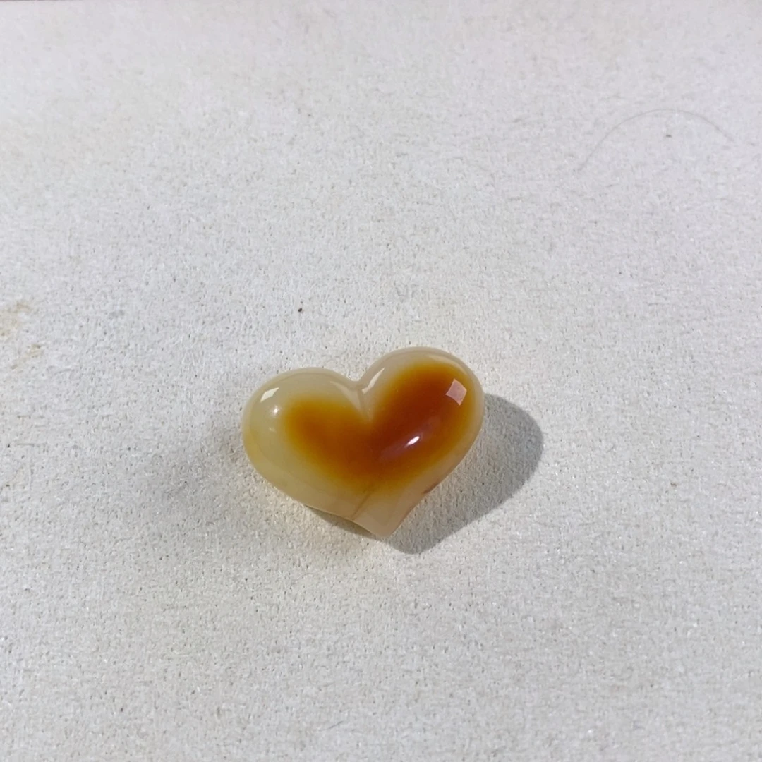 蜜蜡未镶嵌裸石屁桃