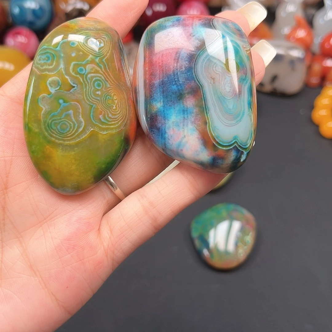 欧***光未镶嵌玛瑙/玉髓珠宝奇石