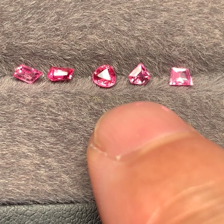 裸石未镶嵌尖晶石