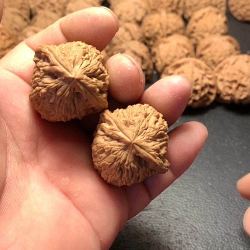 【闪购商品】文玩核桃吊坠光****快南疆