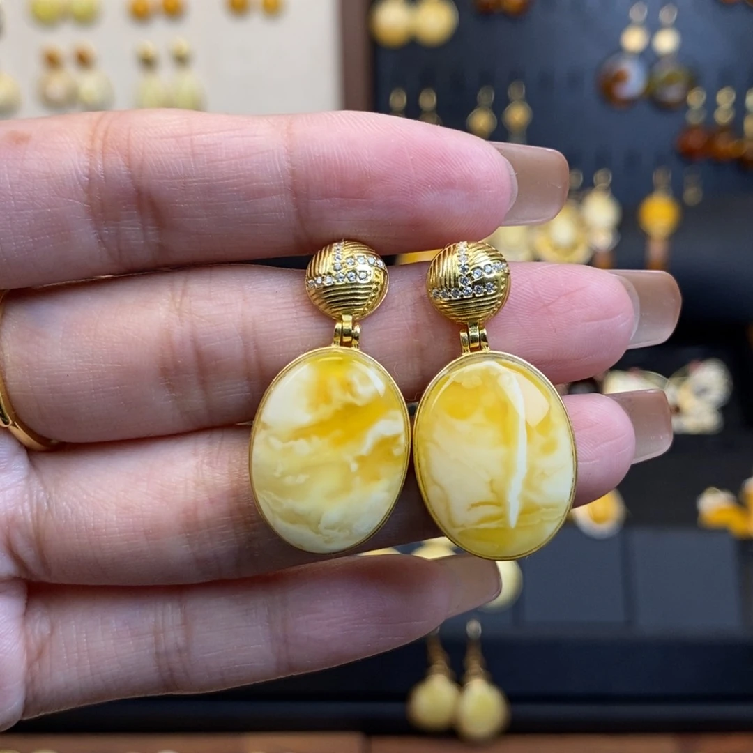 裸石琥珀未镶嵌成品