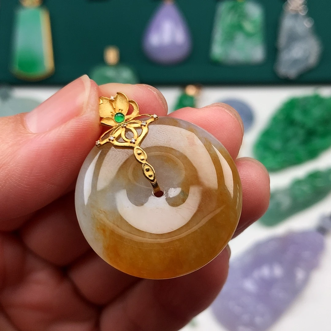 翡翠18K金镶嵌颈饰卡28