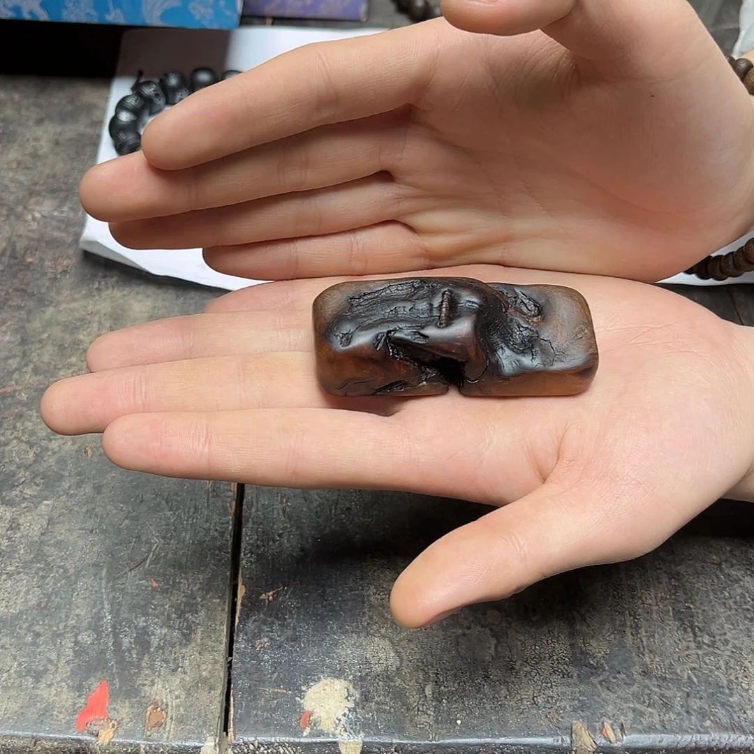 大叶紫檀（黑酸枝木类）