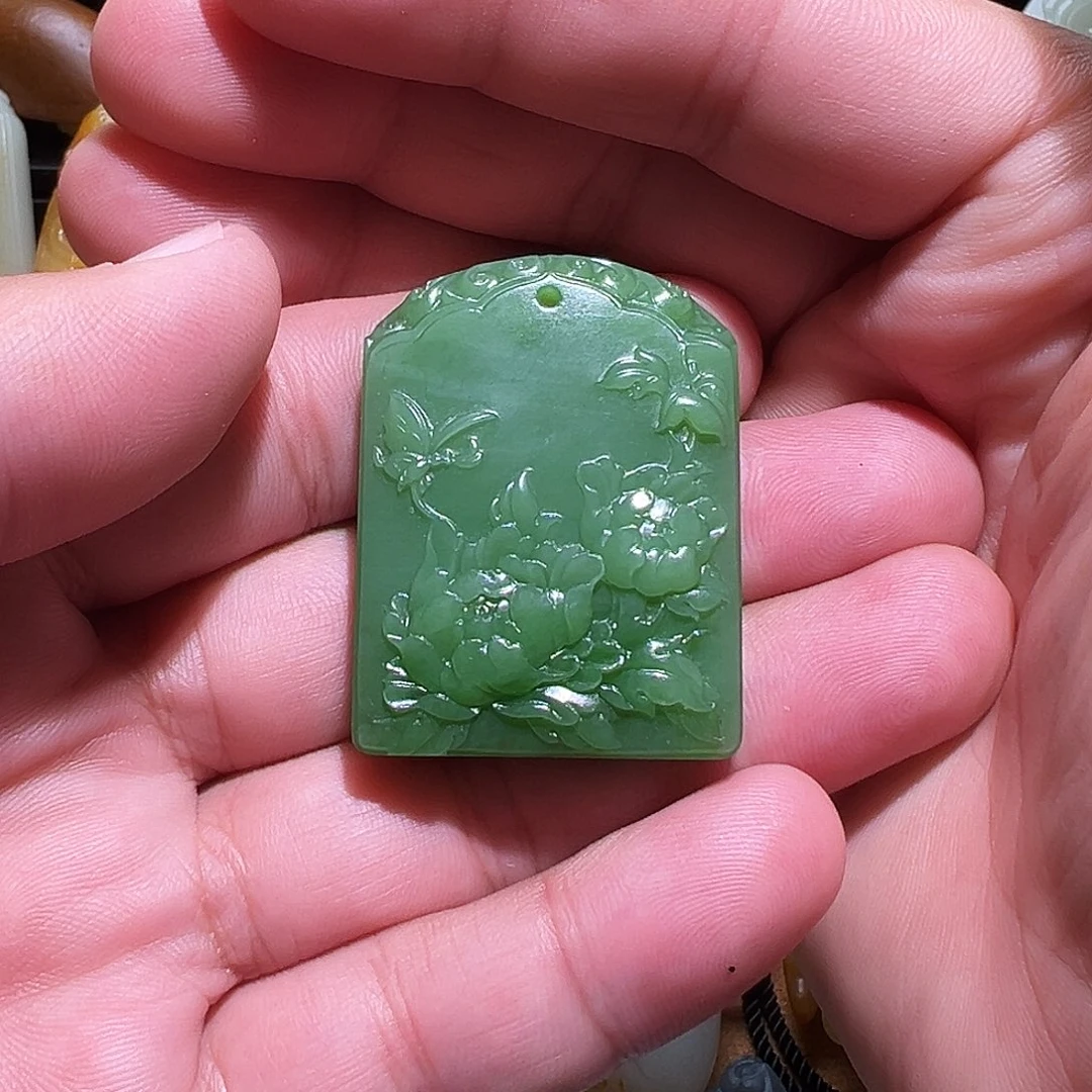 和田玉颈饰未镶嵌阳*?