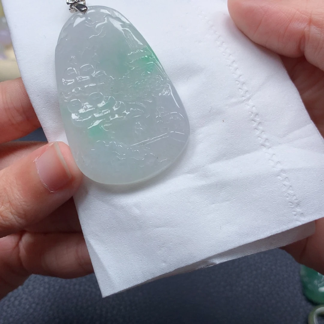 *****颈饰未镶嵌翡翠闪