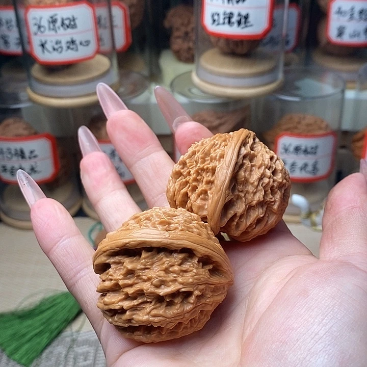 ゞ***赵把件文玩核桃半壁