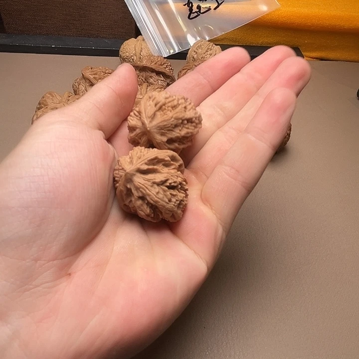 文玩核桃手把件亿核