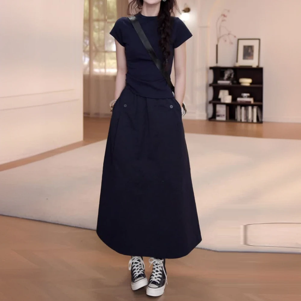 夏季百搭纯色净版T恤+气质松紧腰头纽扣工装口袋半身裙两件套