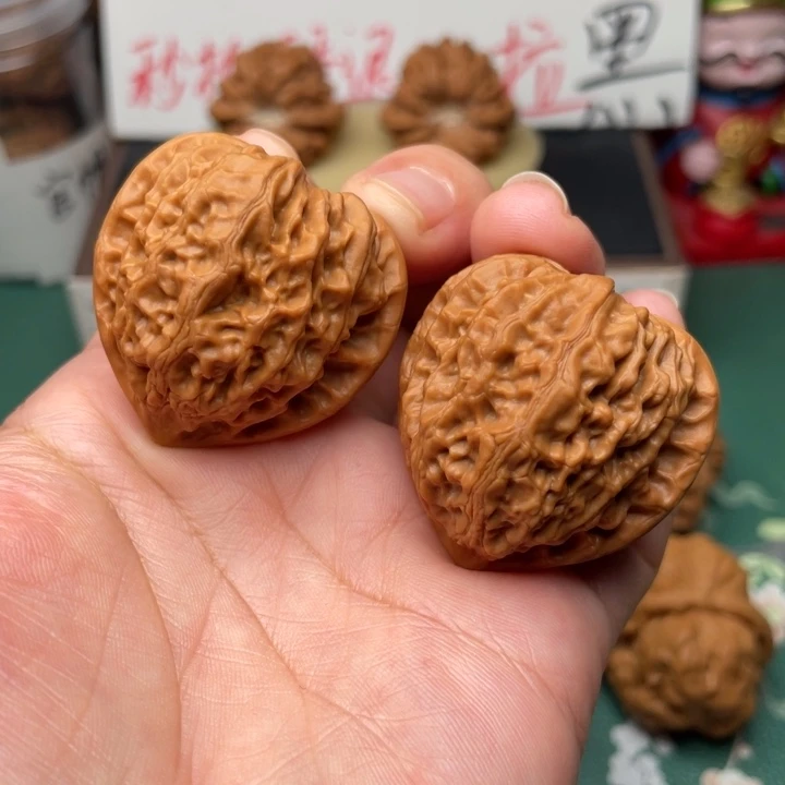 【闪购商品】文玩核桃吊坠【****】37金牛