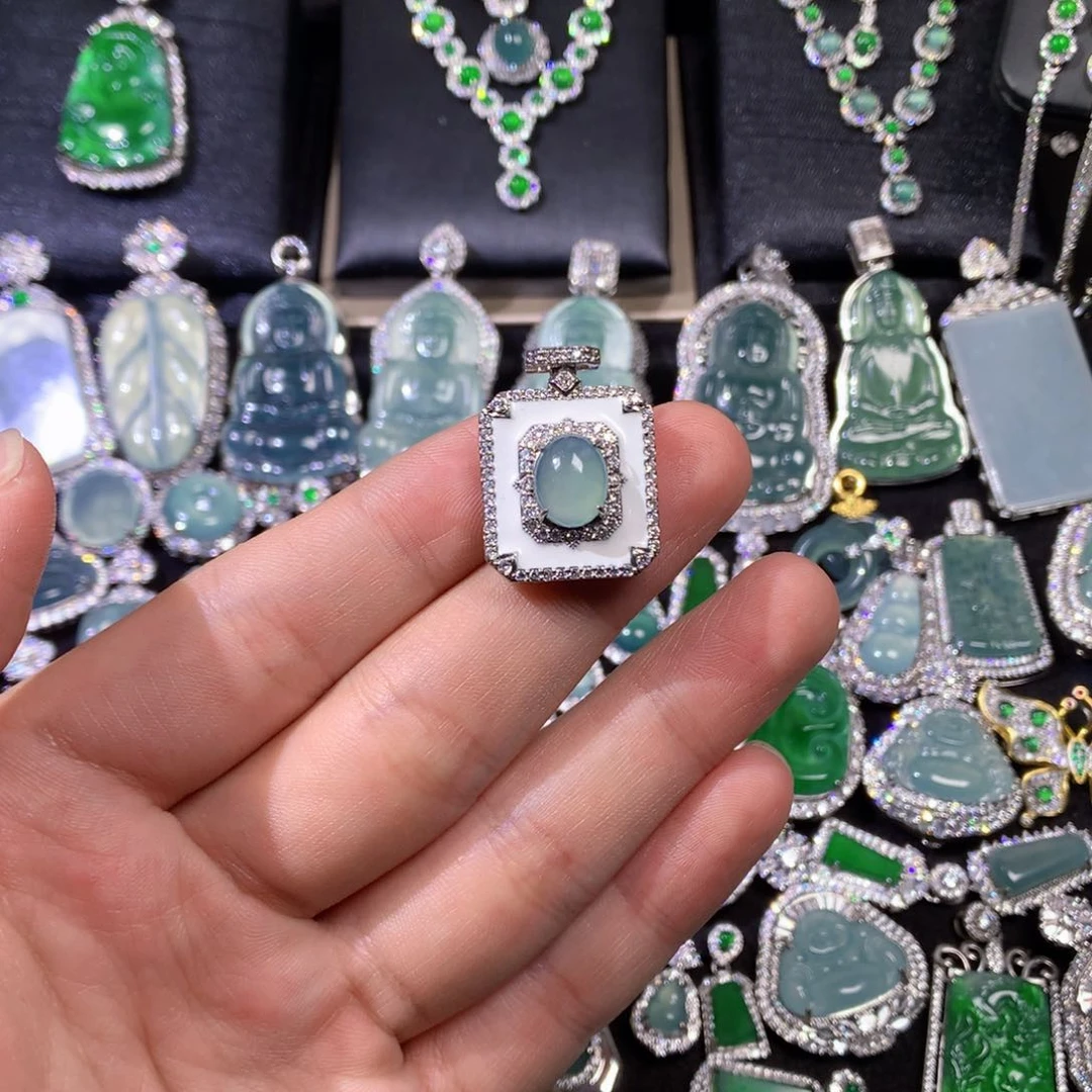 翡翠挂件未镶嵌8876666556777