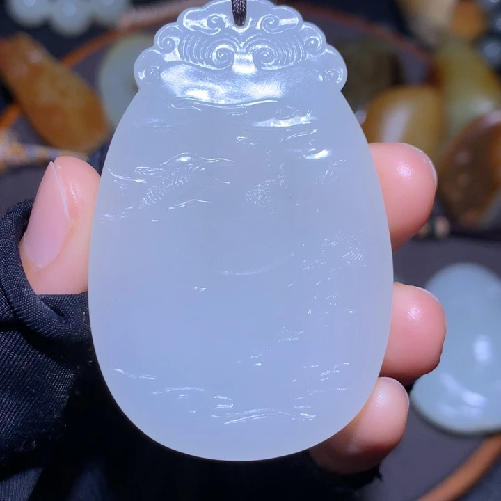 颈饰未镶嵌和田玉淡**叔