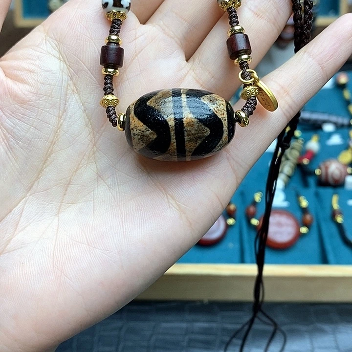 玛瑙/玉髓颈饰合金
