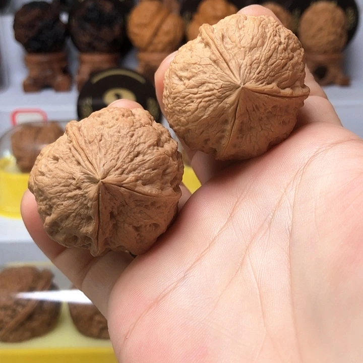 文玩核桃吊坠云南铁核桃