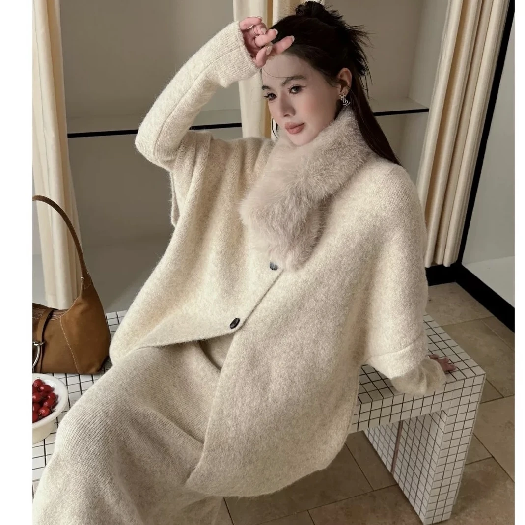 厚款宽松型蝙蝠开衫连衣裙毛领三件套设计师百搭秋冬时尚韩系套装