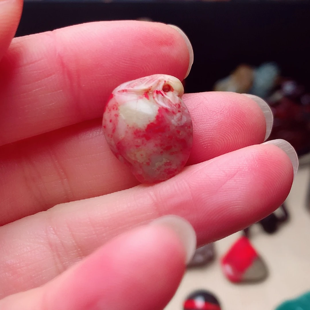 昌化鸡血石i****?精美挂件