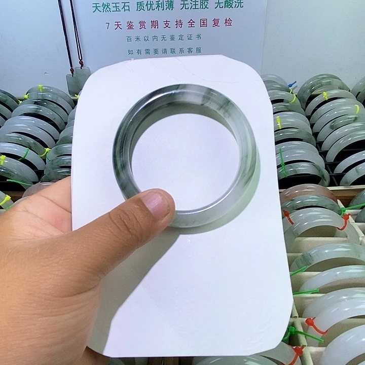 未镶嵌手镯石英质玉