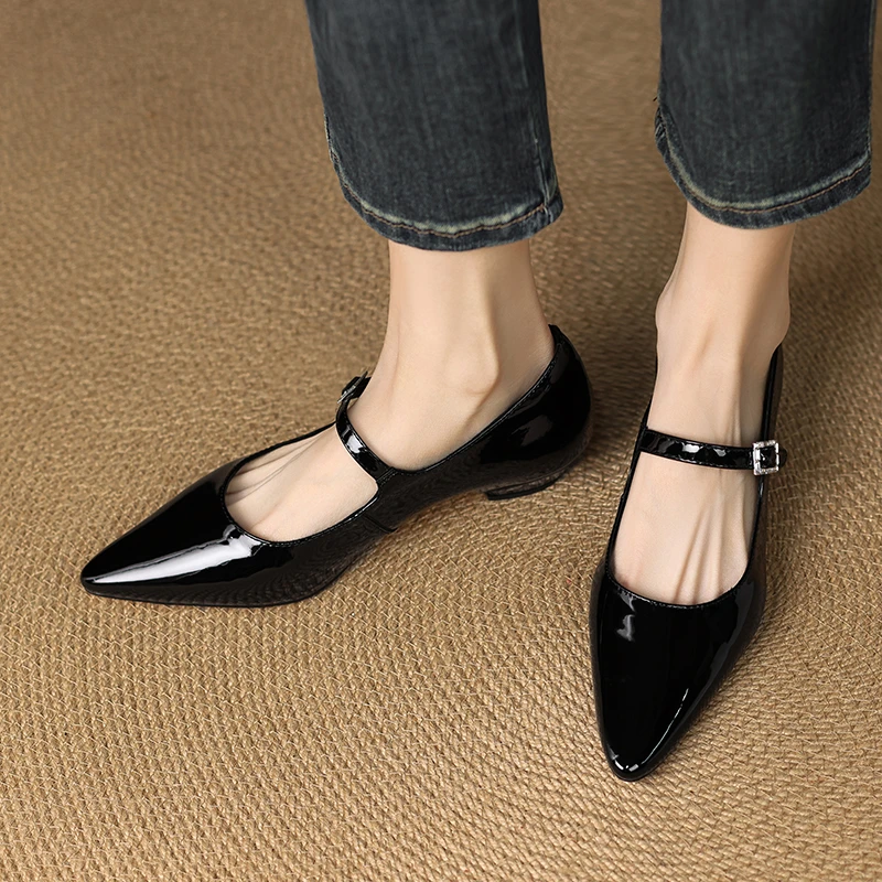 法式优雅尖头漆皮平底鞋水钻一字带低跟单鞋女蓝色粉色舒适配裙子