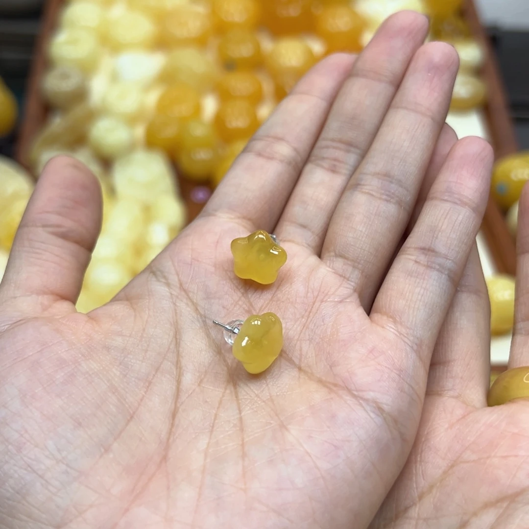 北****未镶嵌颈饰琥珀蜜蜡