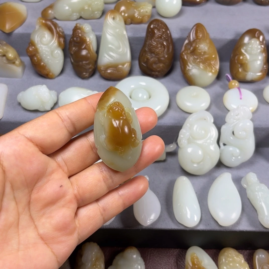 和田玉（糖玉）未镶嵌颈饰