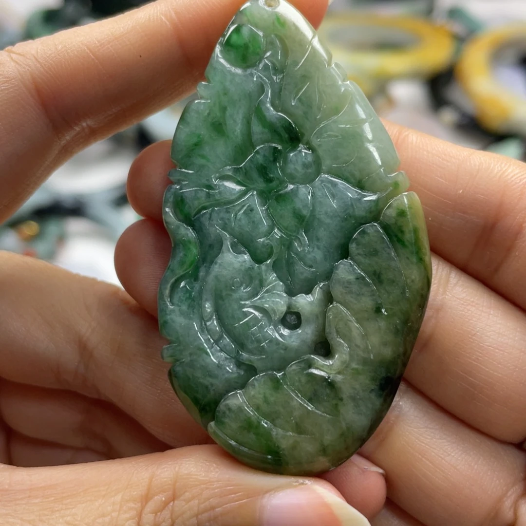 翡翠未镶嵌颈饰春*牌子