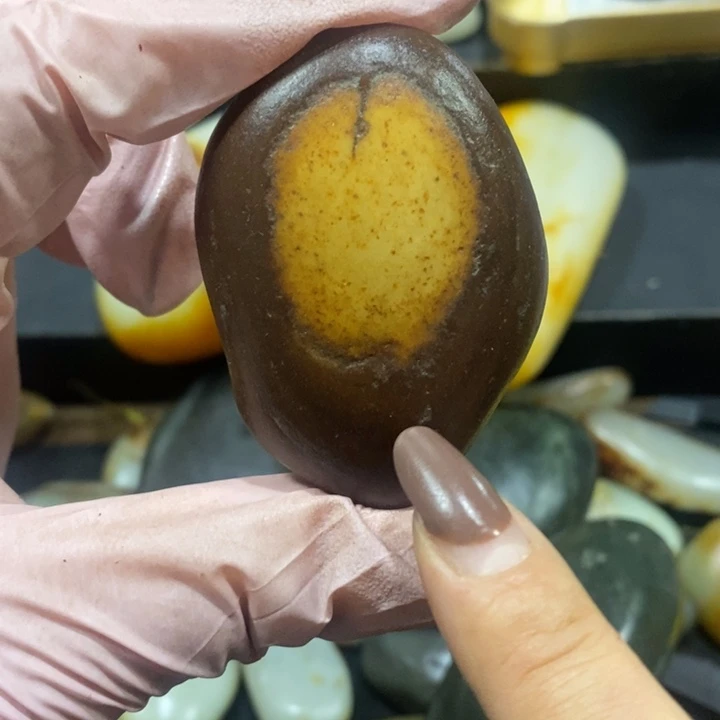 颈饰未镶嵌和田玉（糖玉）金*