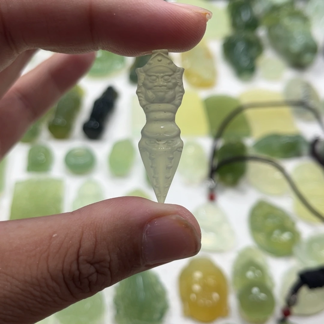 岫玉未镶嵌颈饰天然岫玉未镶嵌颈饰