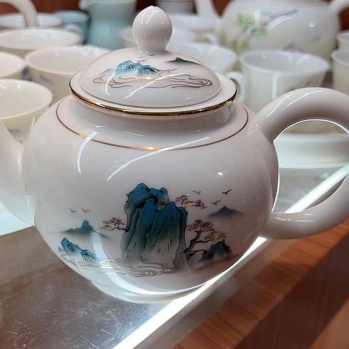 陶瓷茶壶哈哈哈哈哈