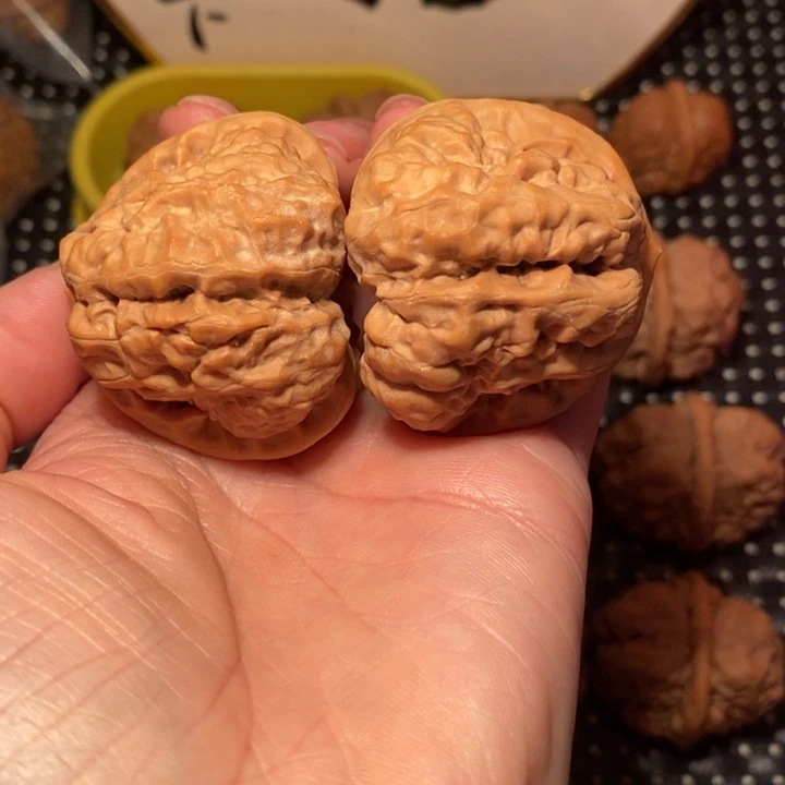 大***唱把件文玩核桃一线天开背八腿蛙王