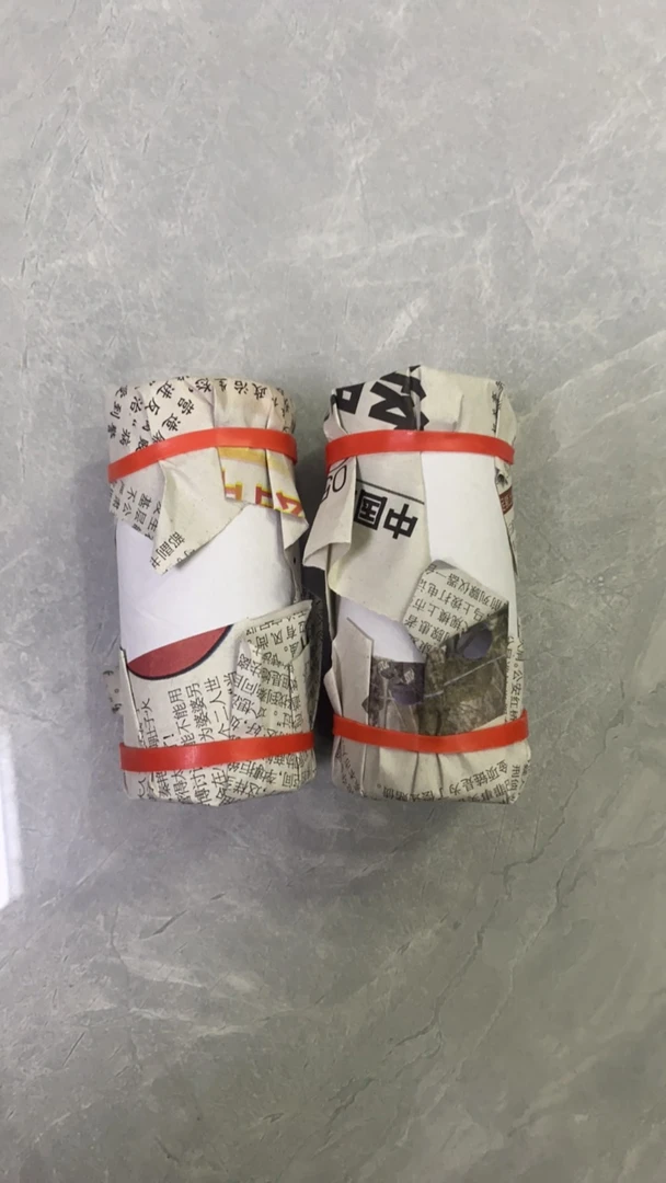 铁皮蝈蝈纸筒2个