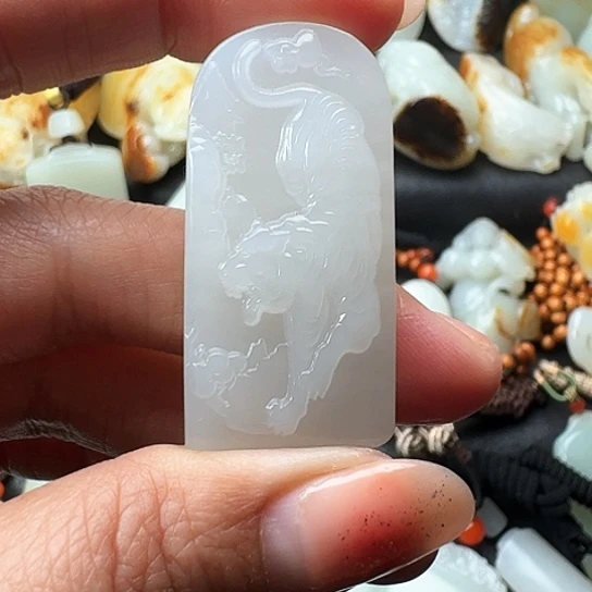 和田玉（糖玉）挂件未镶嵌腰**贯