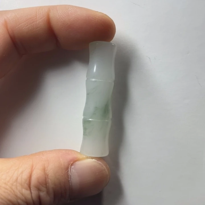 石英质玉未镶嵌颈饰