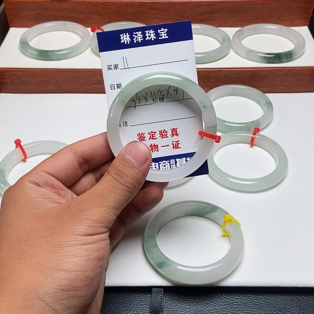 叁***亭石英质玉手镯未镶嵌11