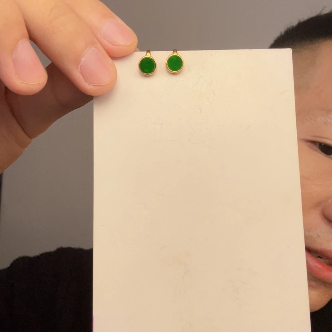 翡翠未镶嵌挂件一件