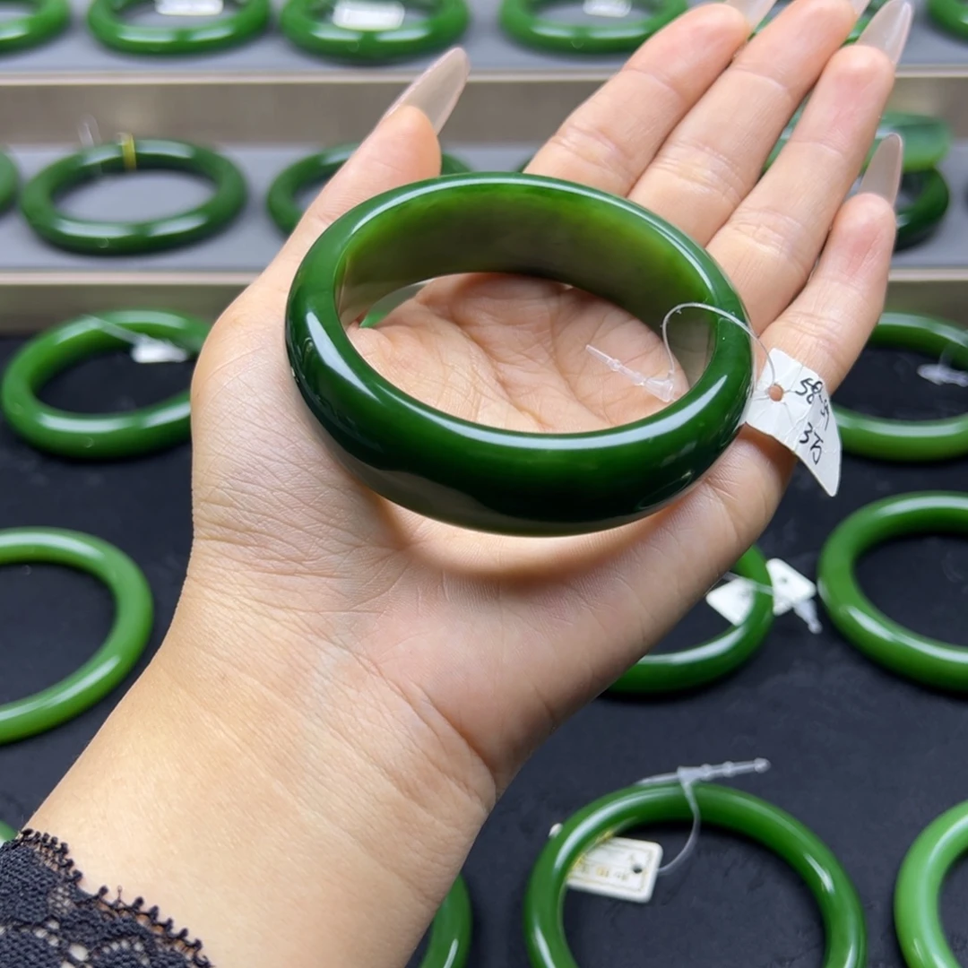 和田玉（碧玉）未镶嵌手镯