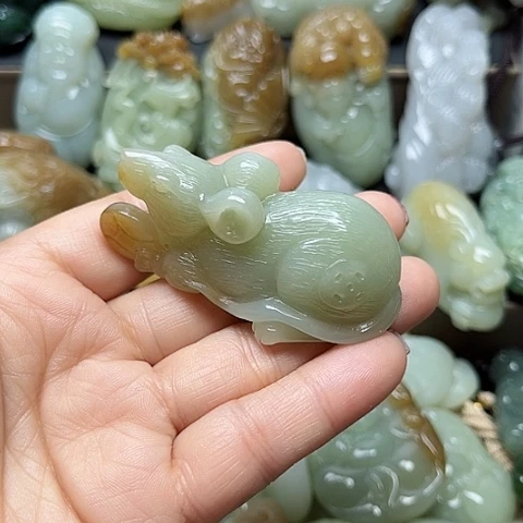 颈饰未镶嵌和田玉健****》