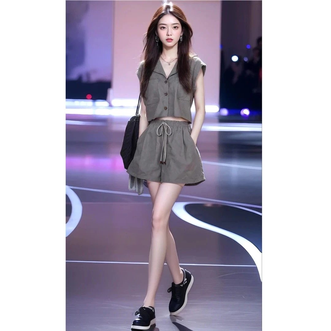 灰色上衣短裤两件套装酷搭配一整套夏装轻熟炸街时尚2025网红爆款