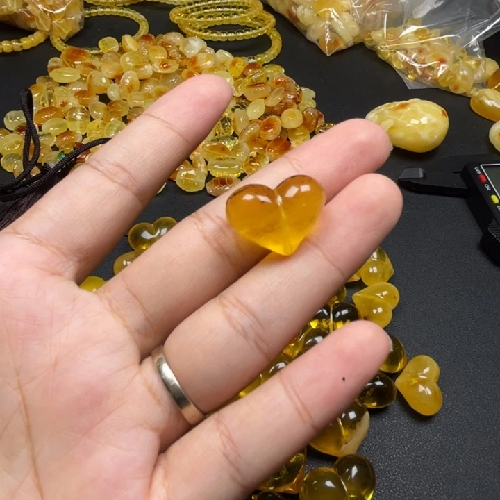 琥珀未镶嵌裸石瑕疵特价
