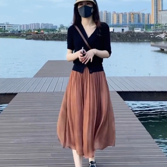 圆领短袖冰丝T恤高腰流光半身裙套装女2024夏款气质两件套连衣裙