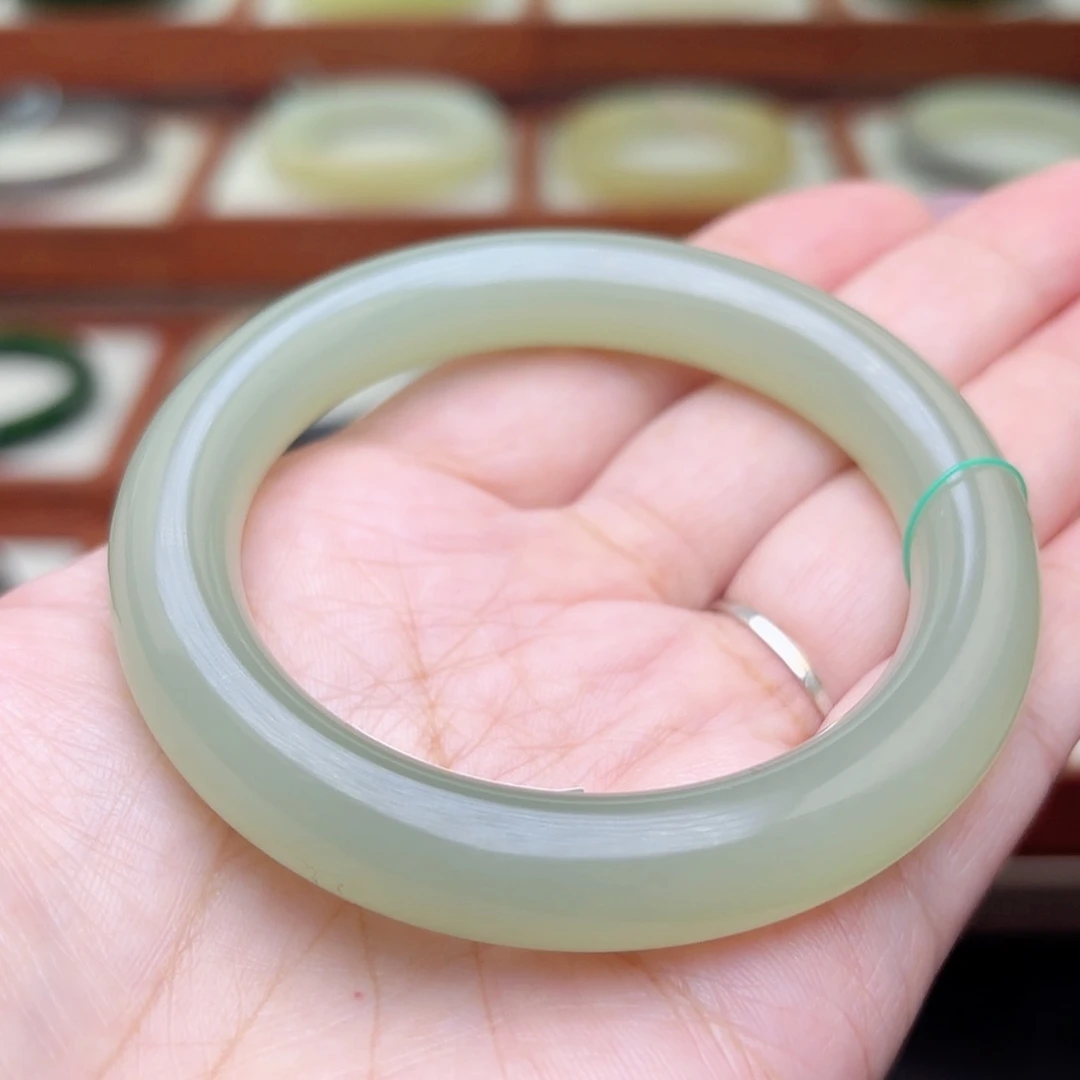 【闪购商品】和田玉手镯未镶嵌