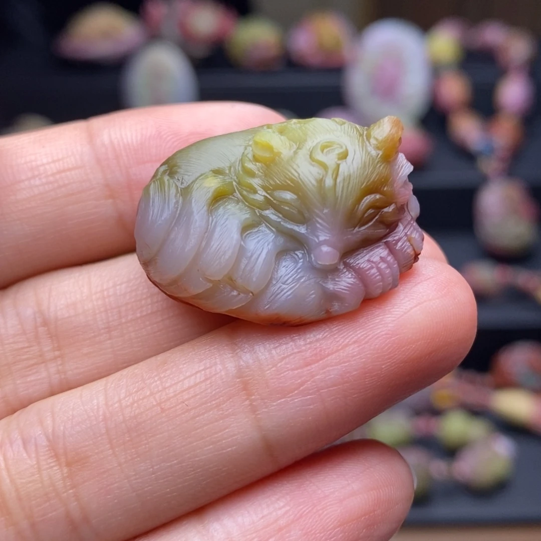 玛瑙/玉髓配饰未镶嵌《睡狐》