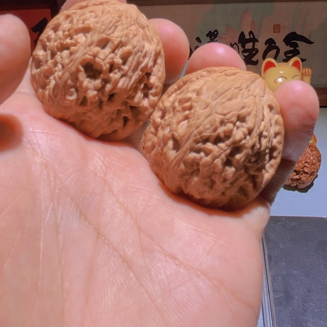 瑞麟文玩核桃绣球