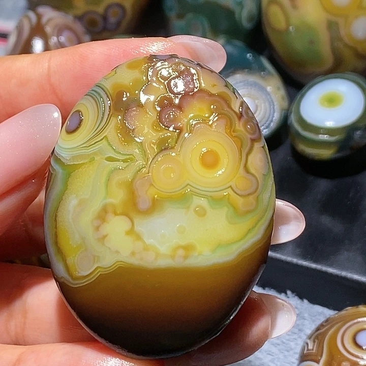 玛瑙/玉髓未镶嵌珠宝奇石60