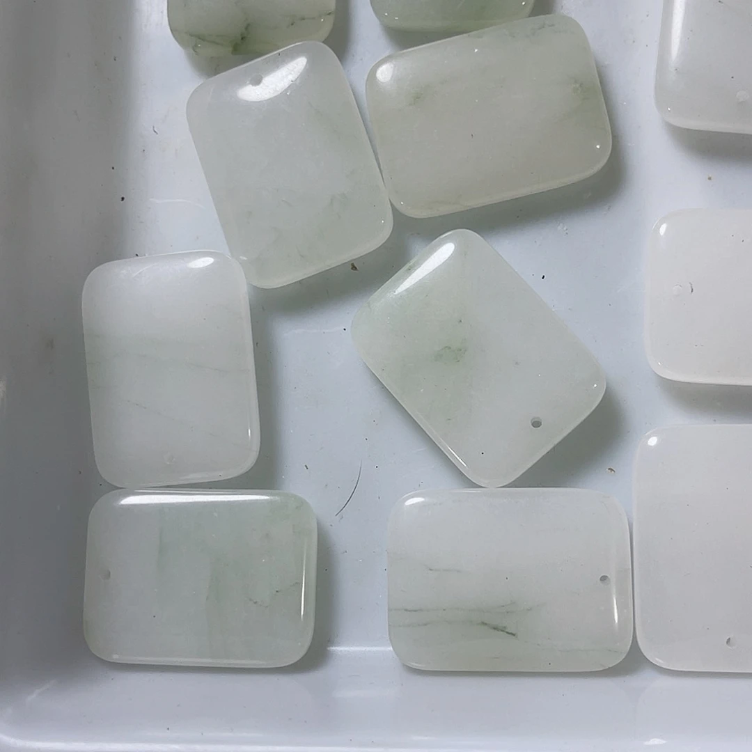 石英质玉颈饰未镶嵌