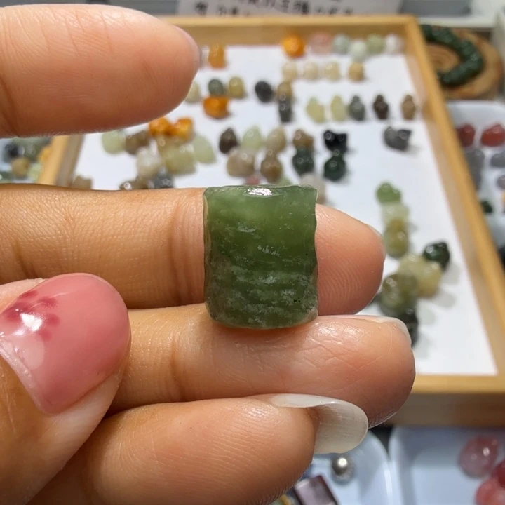 和田玉未镶嵌珠宝奇石